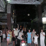 Gần trăm người bao vây nhà máy xả khí thải trong đêm